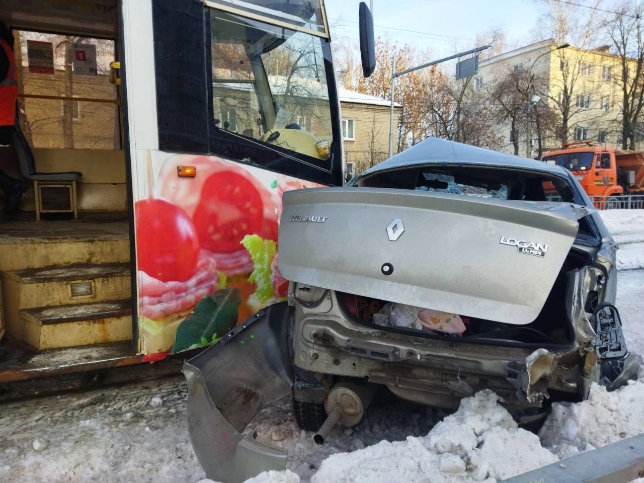 Сегодняшнее смертельное ДТП на Нариманова Это картинка