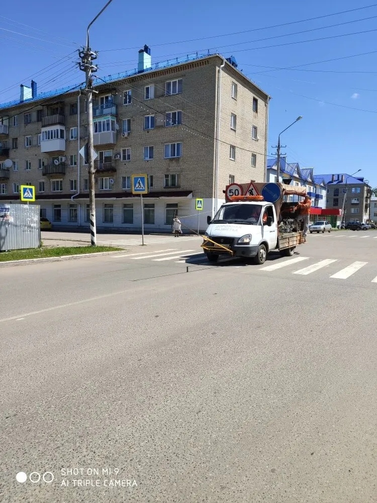 В рамках муниципальной программы «Повышение безопасности дорожного движения на территории Петровска» на автодорогах города ведутся работы по нанесению разметки